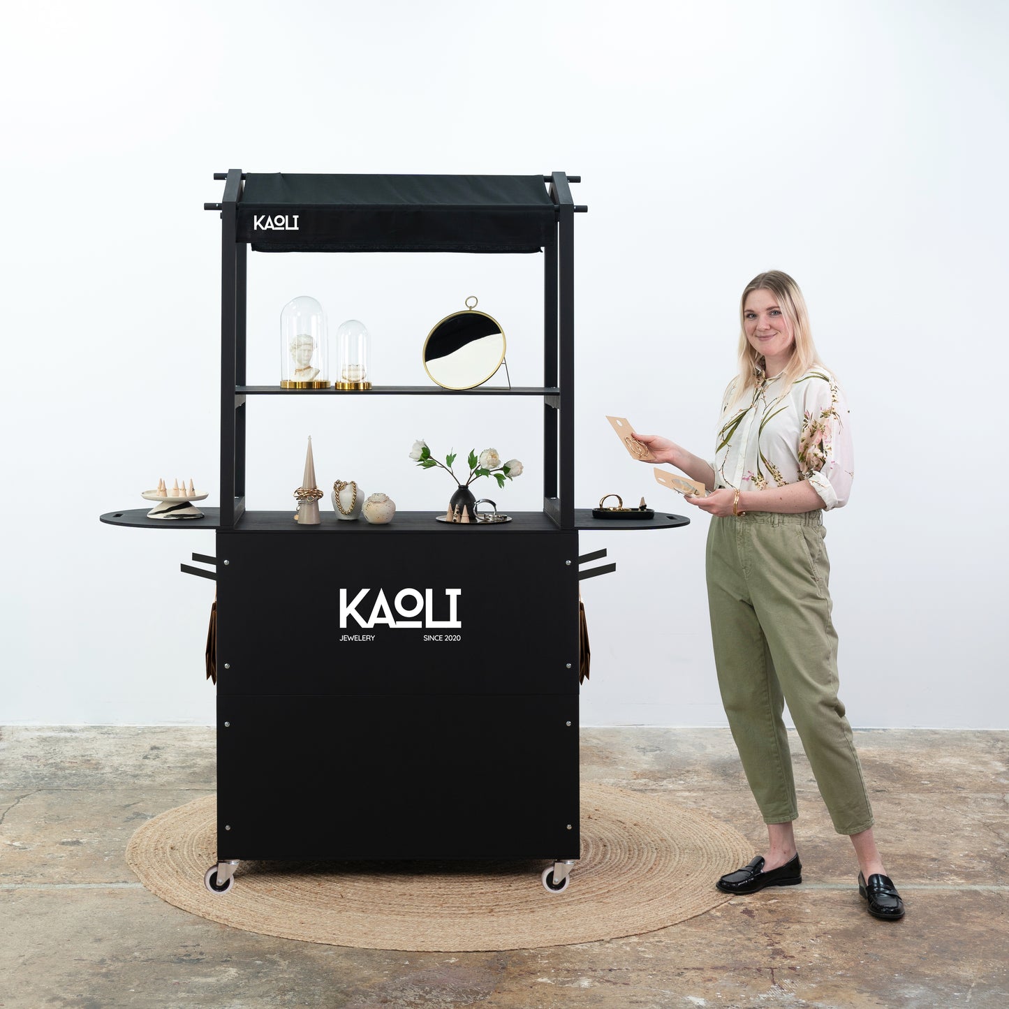 Customizable Mobile Bar VC-12-W-ML | custom color