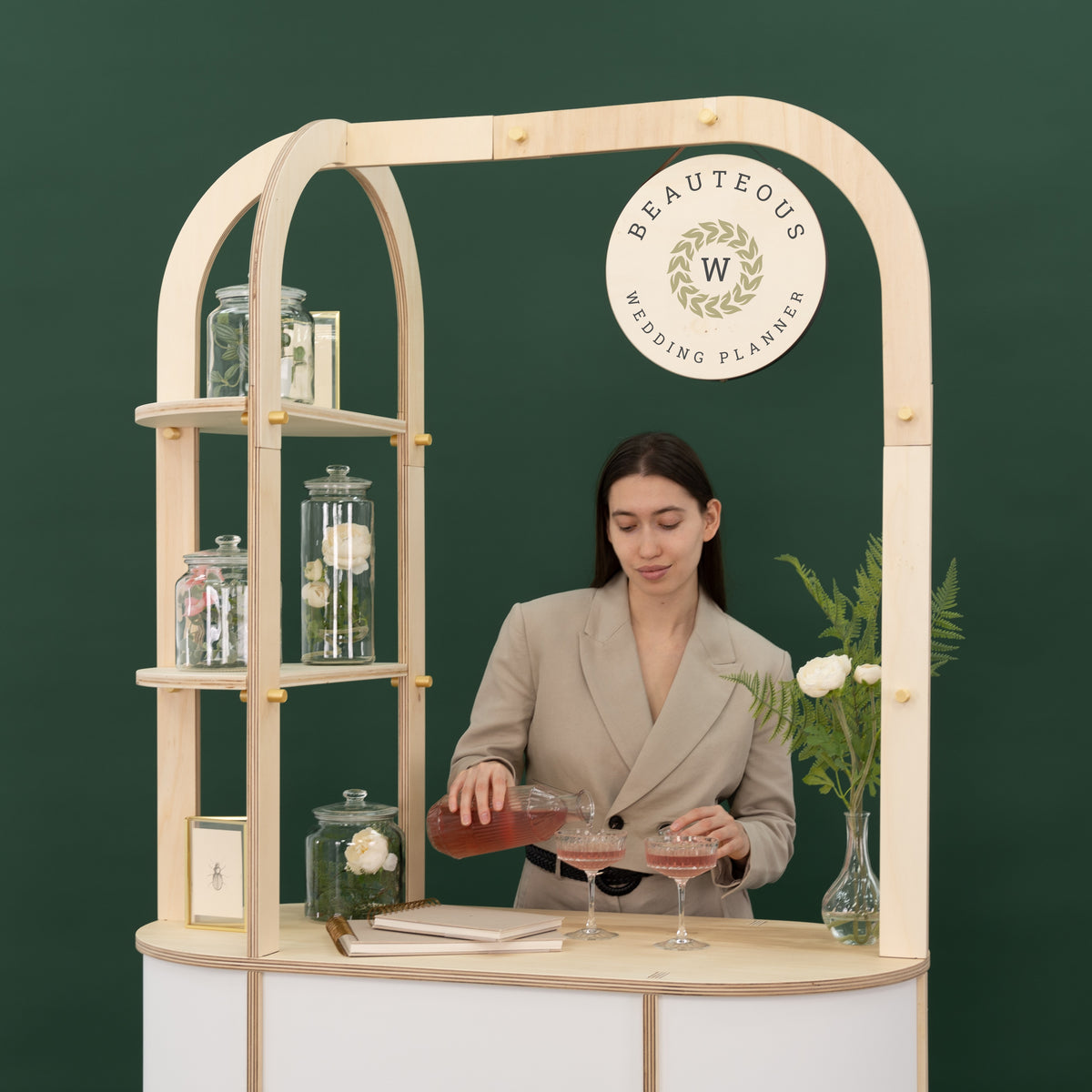 Kompakte Displaymöbel für Pop-ups im Einzelhandel
