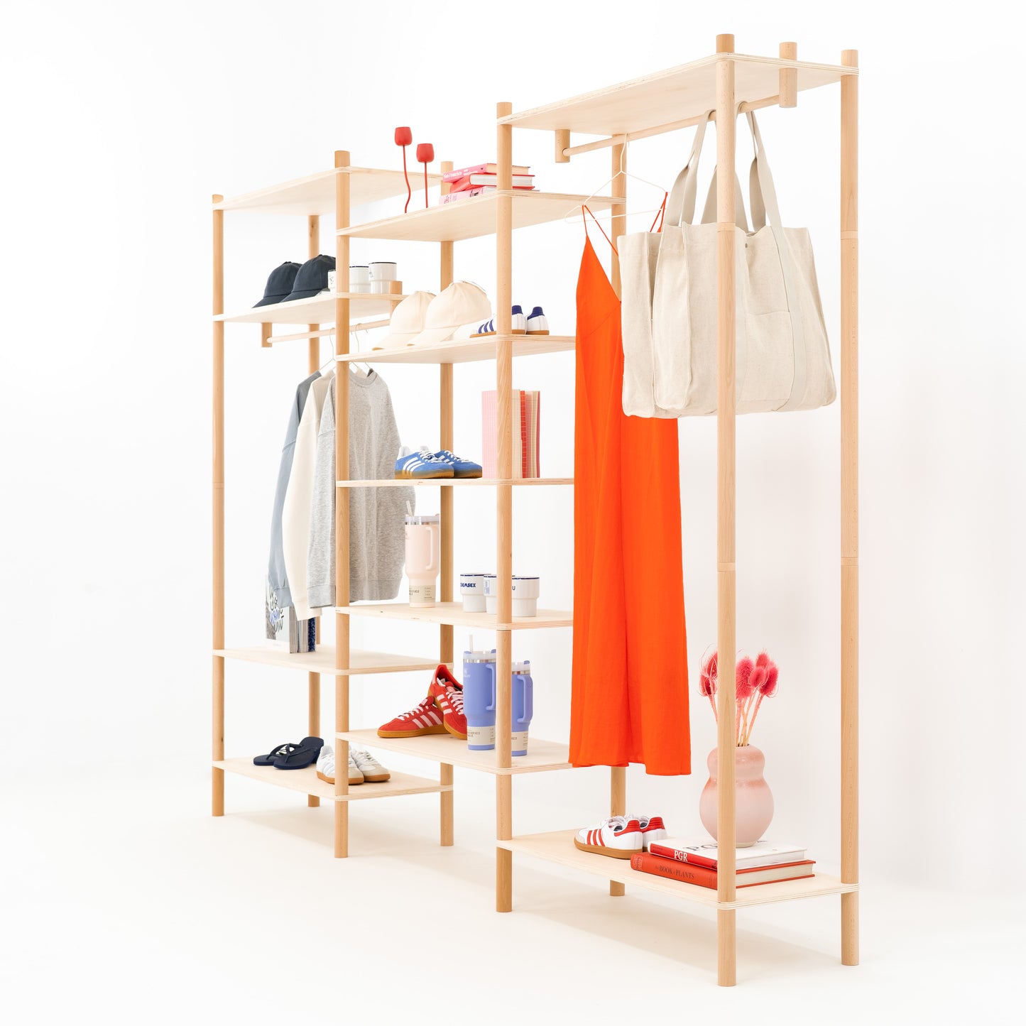 Wooden shelf system for pop-up stores and retail booths