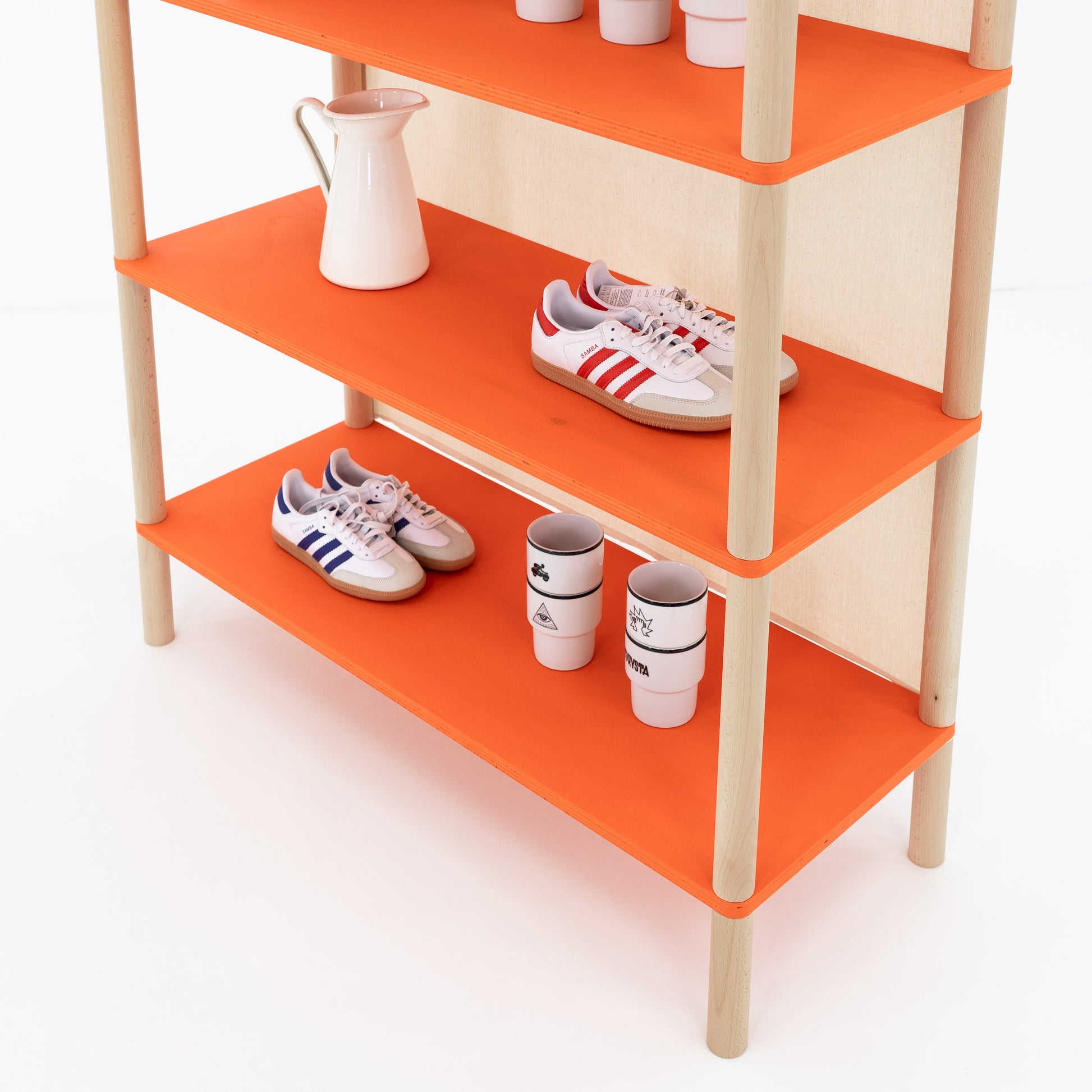 Flat-pack shelf system with quick assembly feature