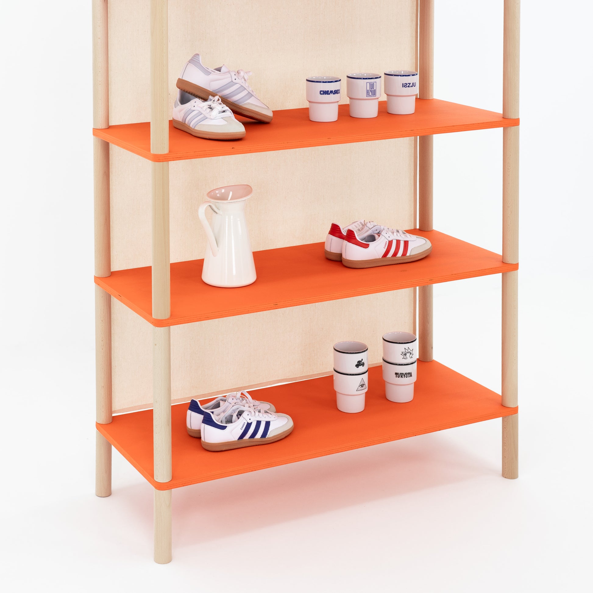 Retail shelving rack with modular structure and custom shelves
