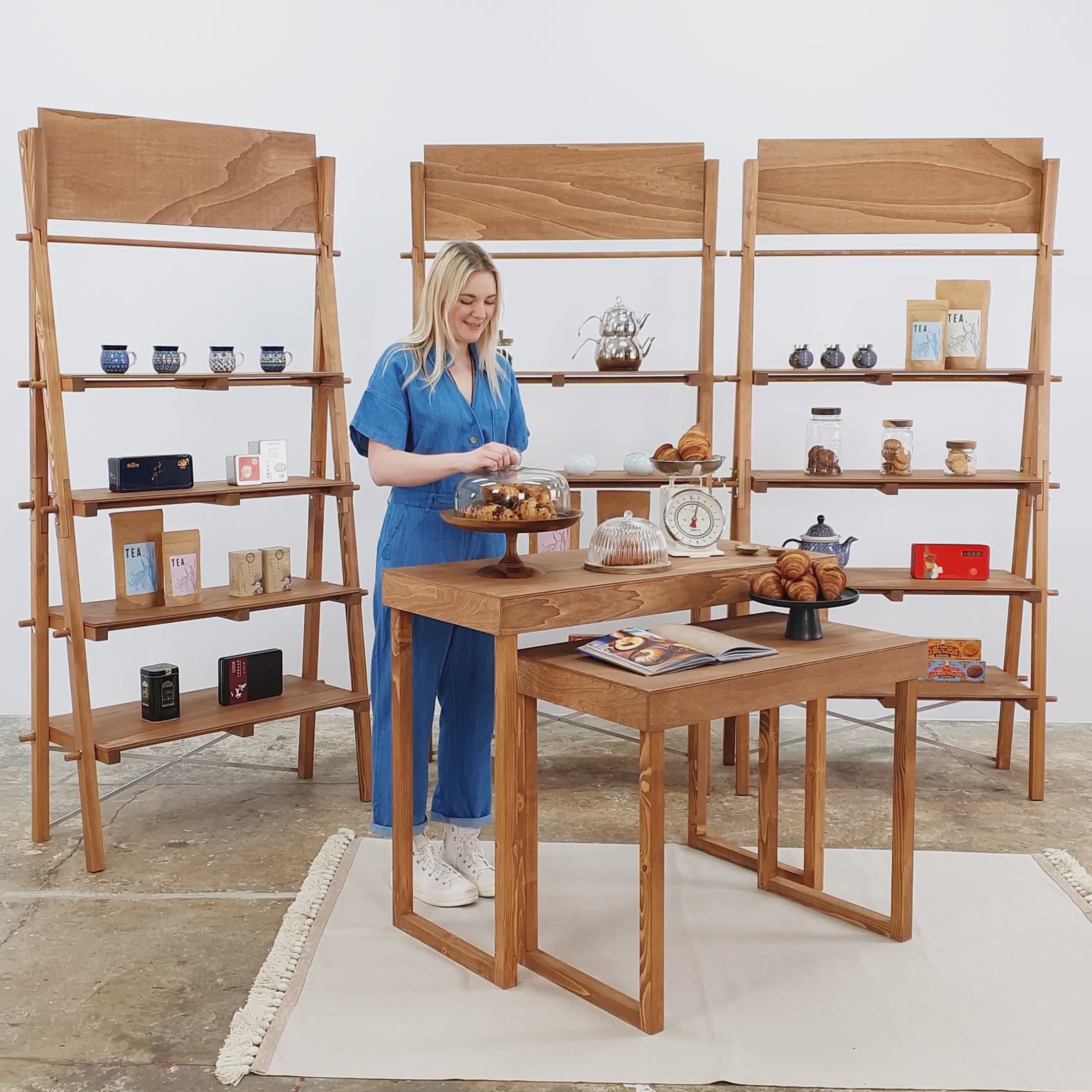 SET Amsterdam CF: Vendor pop up set with 2 tables VC-15 and VS-03 shel ...