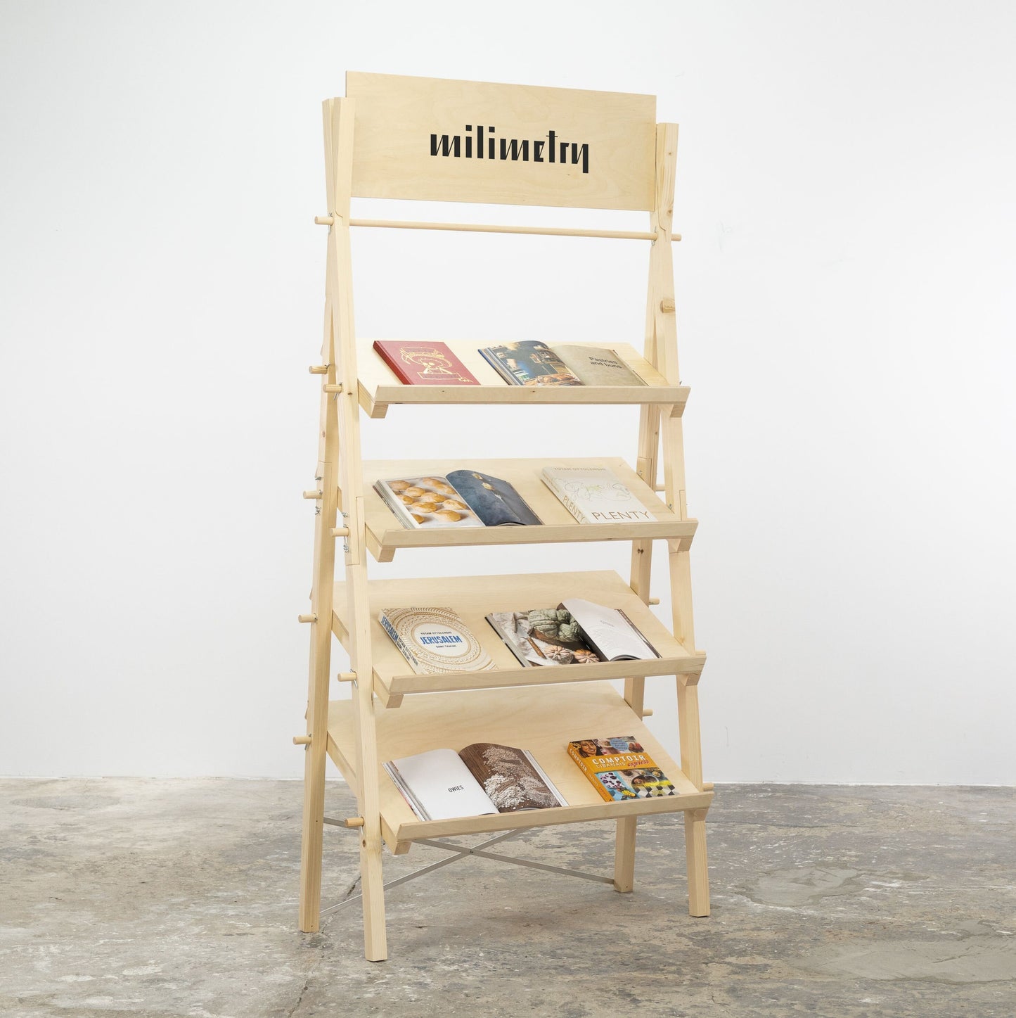 Shelving VS-07 with slanted shelves for shops and fairs | Folding display | Milimetry