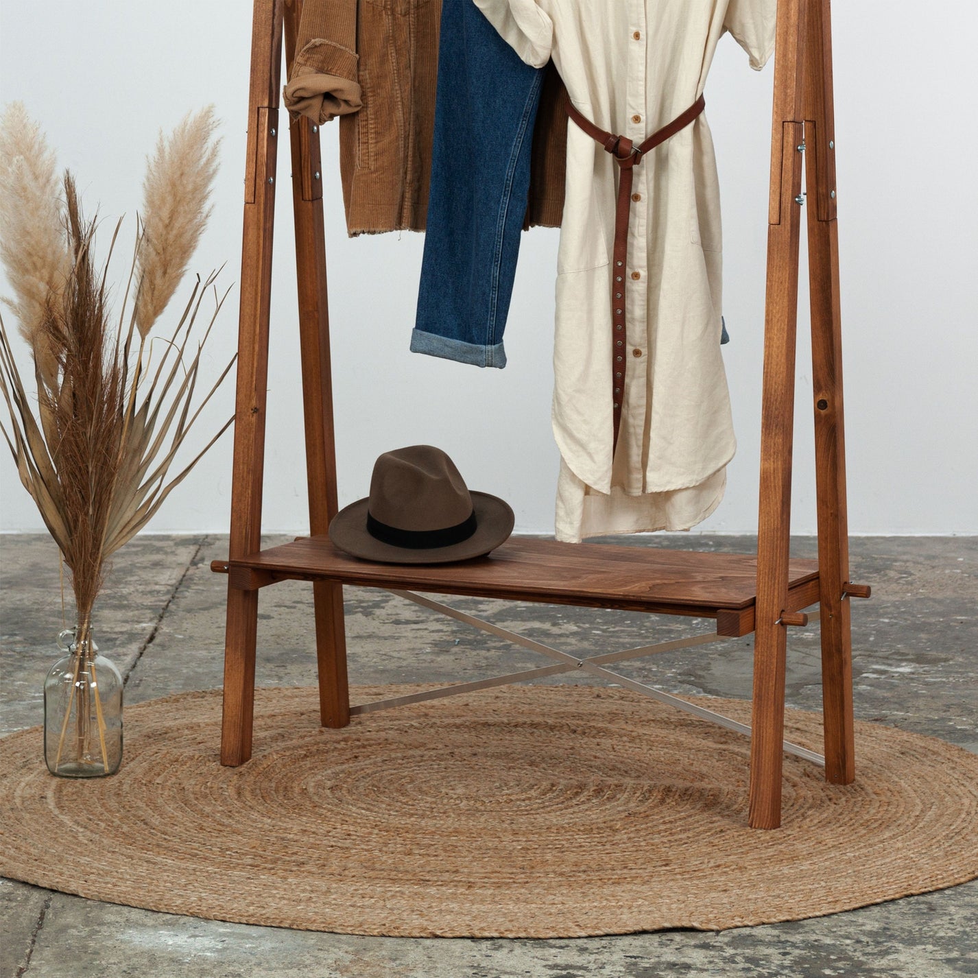 Portable wooden garment rack VR02CF with custom logo board pop up